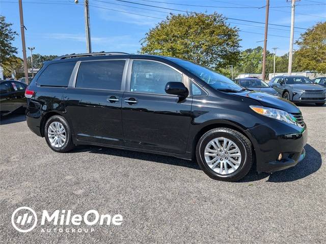 2011 Toyota Sienna Base — Minivan — 89,487 mi — Elizabeth City, NC