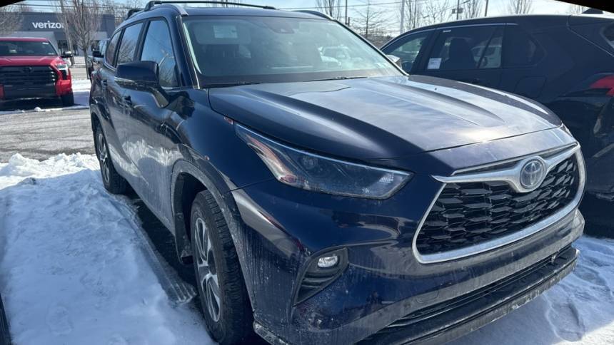 2023 Toyota Highlander Hybrid XLE — SUV — 33,196 mi — Moon Township, PA