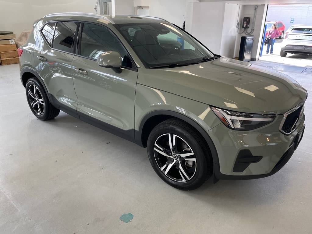 2023 Volvo XC40 Core — SUV — 19,937 mi — Hasbrouck Heights, NJ