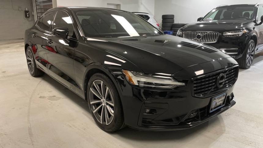 2022 Volvo S60 Momentum — Sedan — 35,915 mi — Hasbrouck Heights, NJ