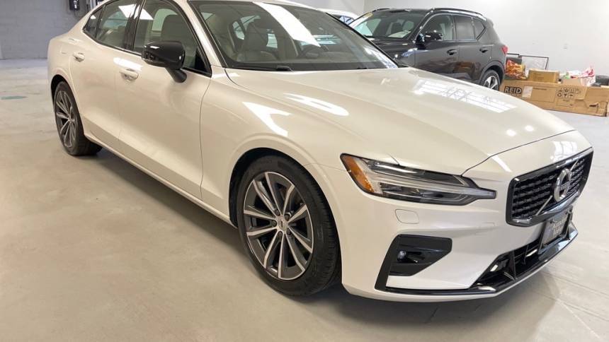 2022 Volvo S60 Momentum — Sedan — 26,599 mi — Hasbrouck Heights, NJ