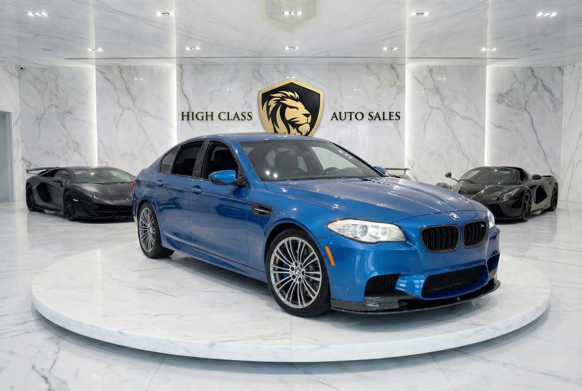 2013 BMW M5 Standard