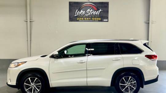 2017 Toyota Highlander XLE — SUV — 126,787 mi — Grayslake, IL