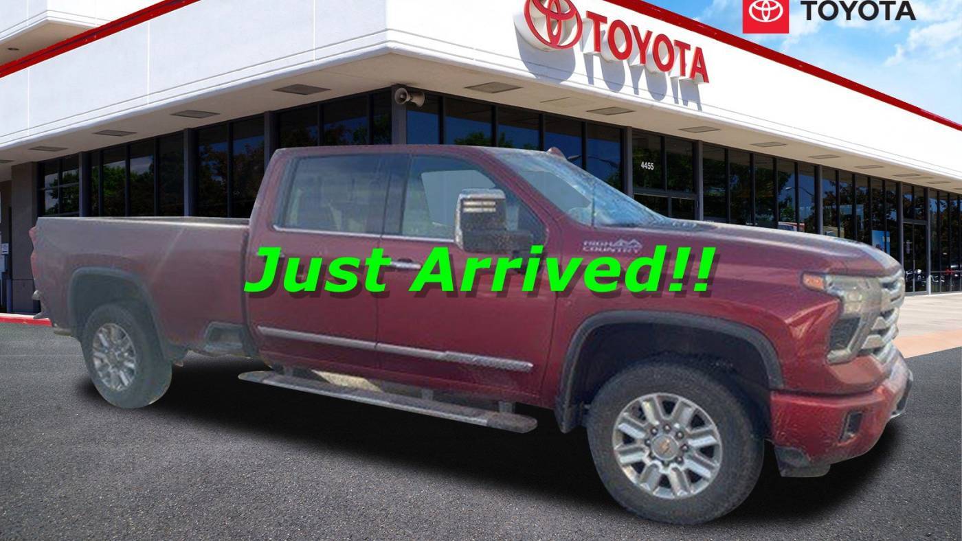2024 Chevrolet Silverado 3500HD High Country — Pickup Truck — 28,613 mi — Fort Collins, CO