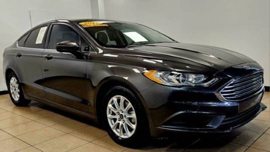 2017 Ford Fusion S — Sedan — 74,938 mi — St. Louis, MO