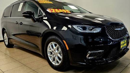 2022 Chrysler Pacifica Touring L — Minivan — 75,169 mi — St. Louis, MO