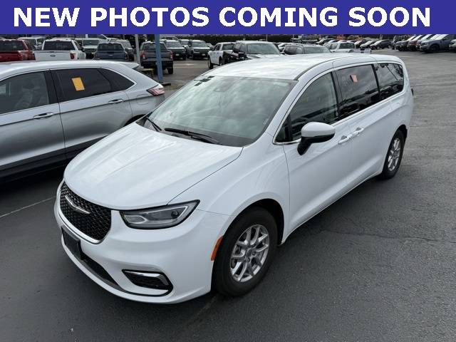 2023 Chrysler Pacifica Touring L — Minivan — 57,686 mi — Bellingham, WA