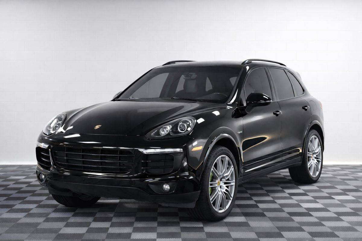 2017 Porsche Cayenne S E-Hybrid Platinum Edition
