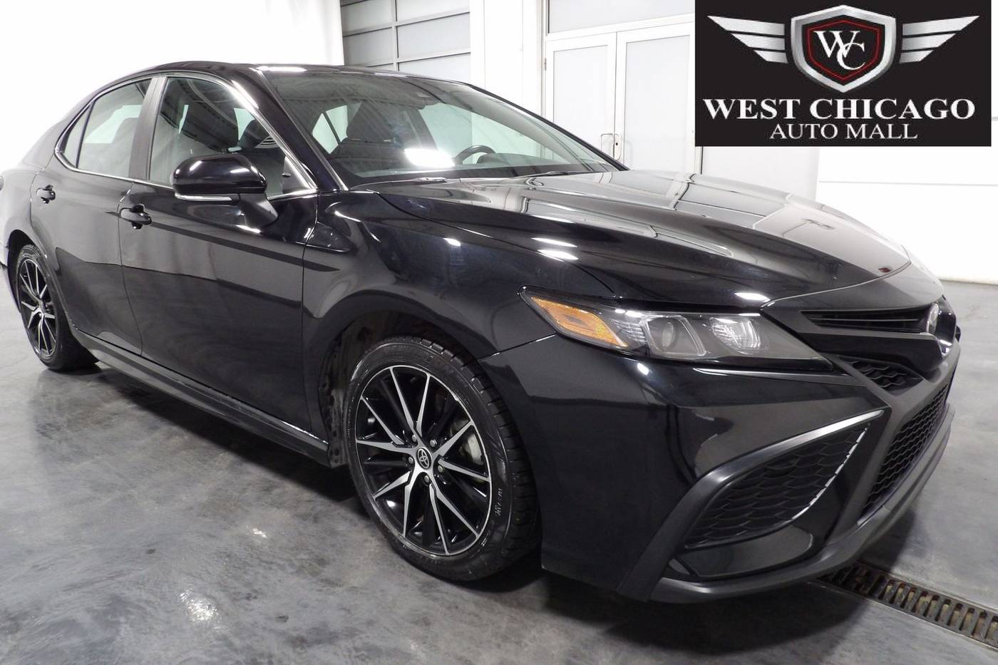 2024 Toyota Camry SE — Sedan — 32,454 mi — West Chicago, IL