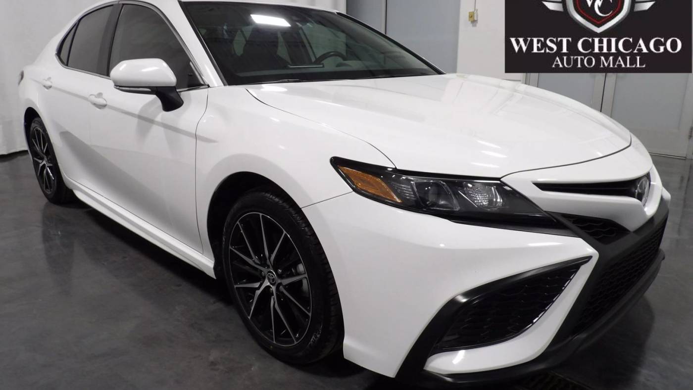 2024 Toyota Camry SE — Sedan — 35,044 mi — West Chicago, IL