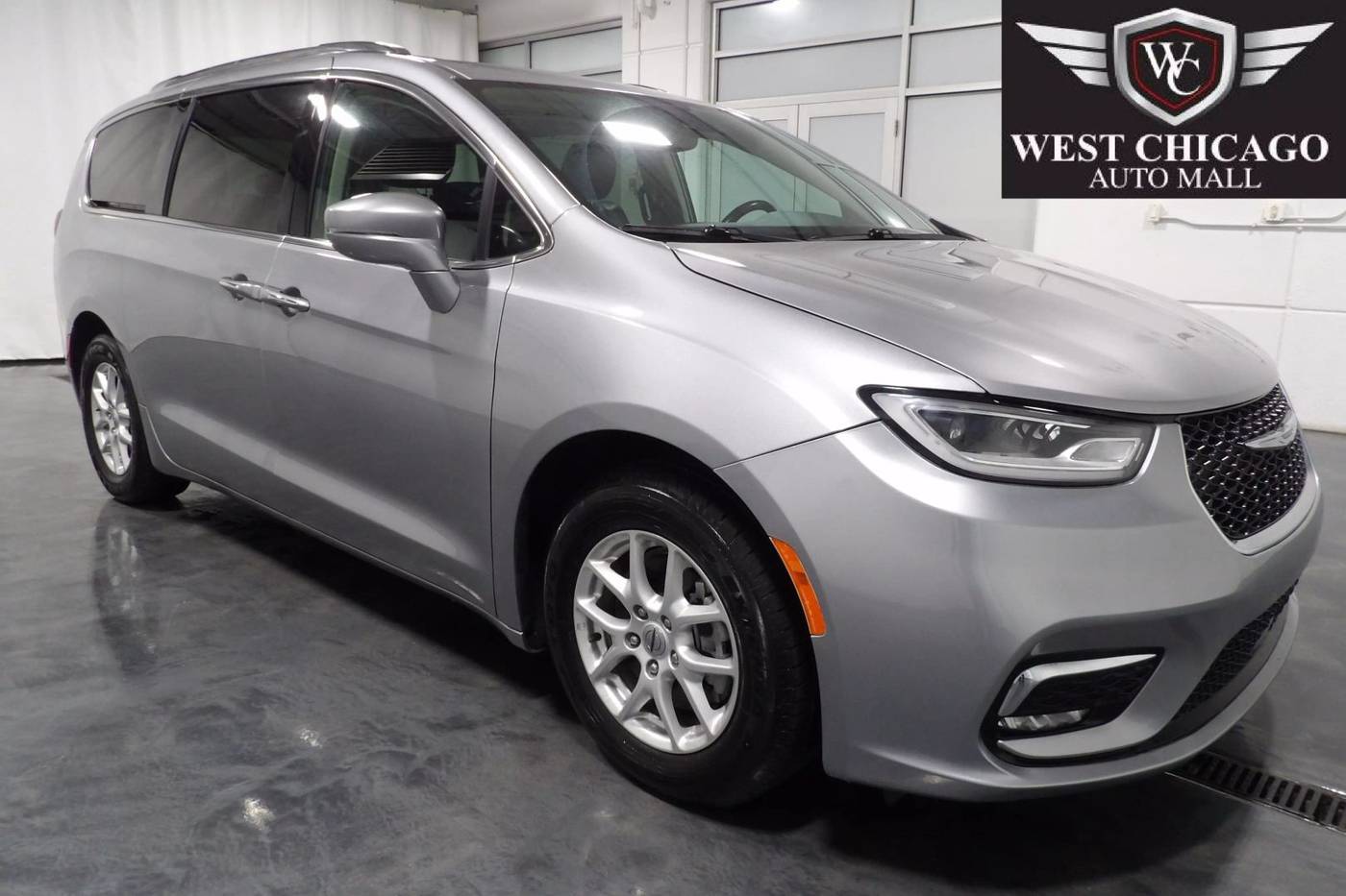 2021 Chrysler Pacifica Touring L — Minivan — 84,190 mi — West Chicago, IL