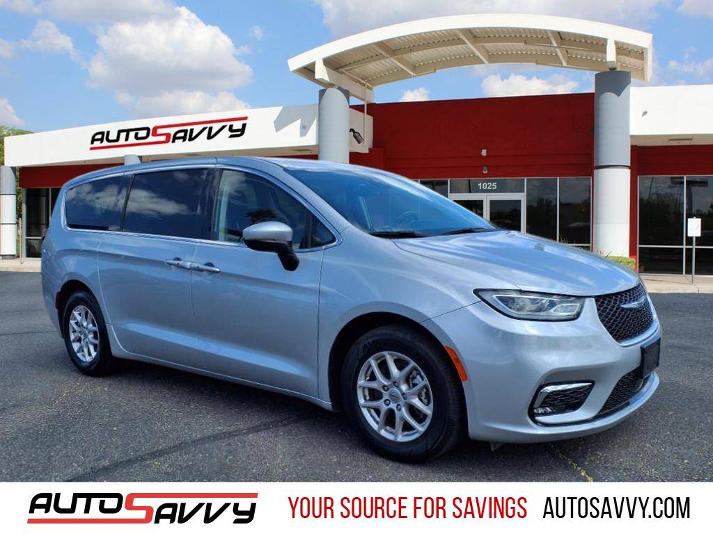 2023 Chrysler Pacifica Touring L — Minivan — 28,335 mi — Gilbert, AZ