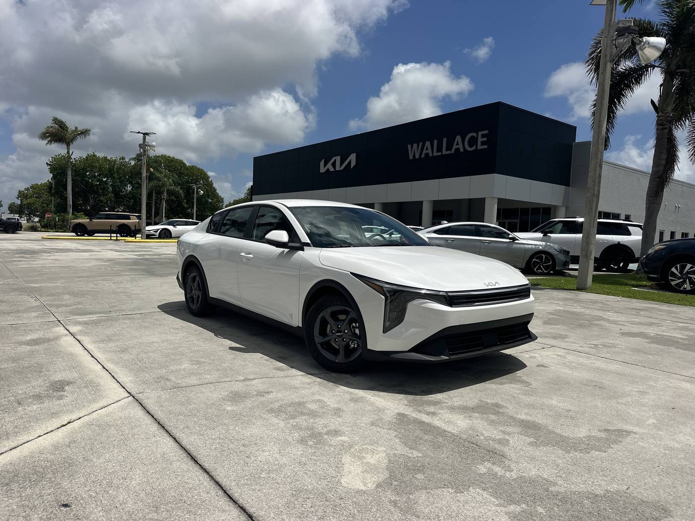 2026 Kia K4 LXS