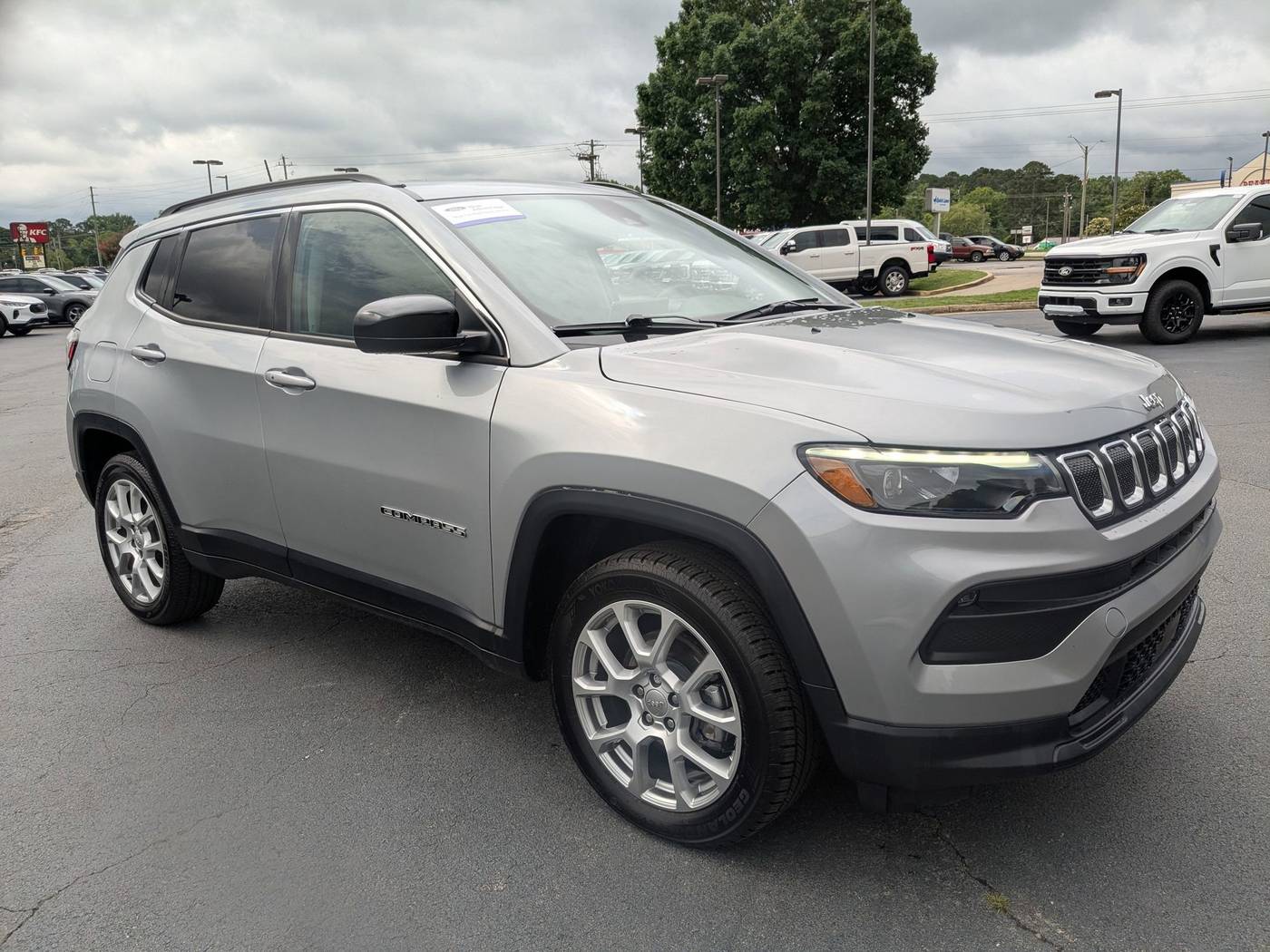 2022 Jeep Compass Latitude Lux — SUV — 21,818 mi — Dunn-Benson, NC