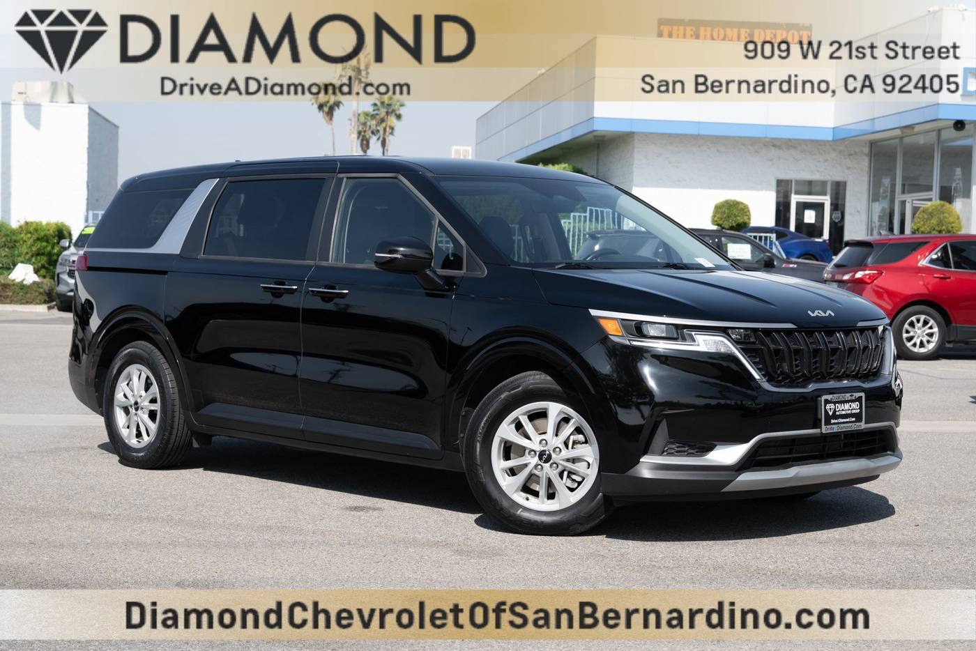 2024 Kia Carnival LXS — Minivan — 15,245 mi — San Bernardino, CA