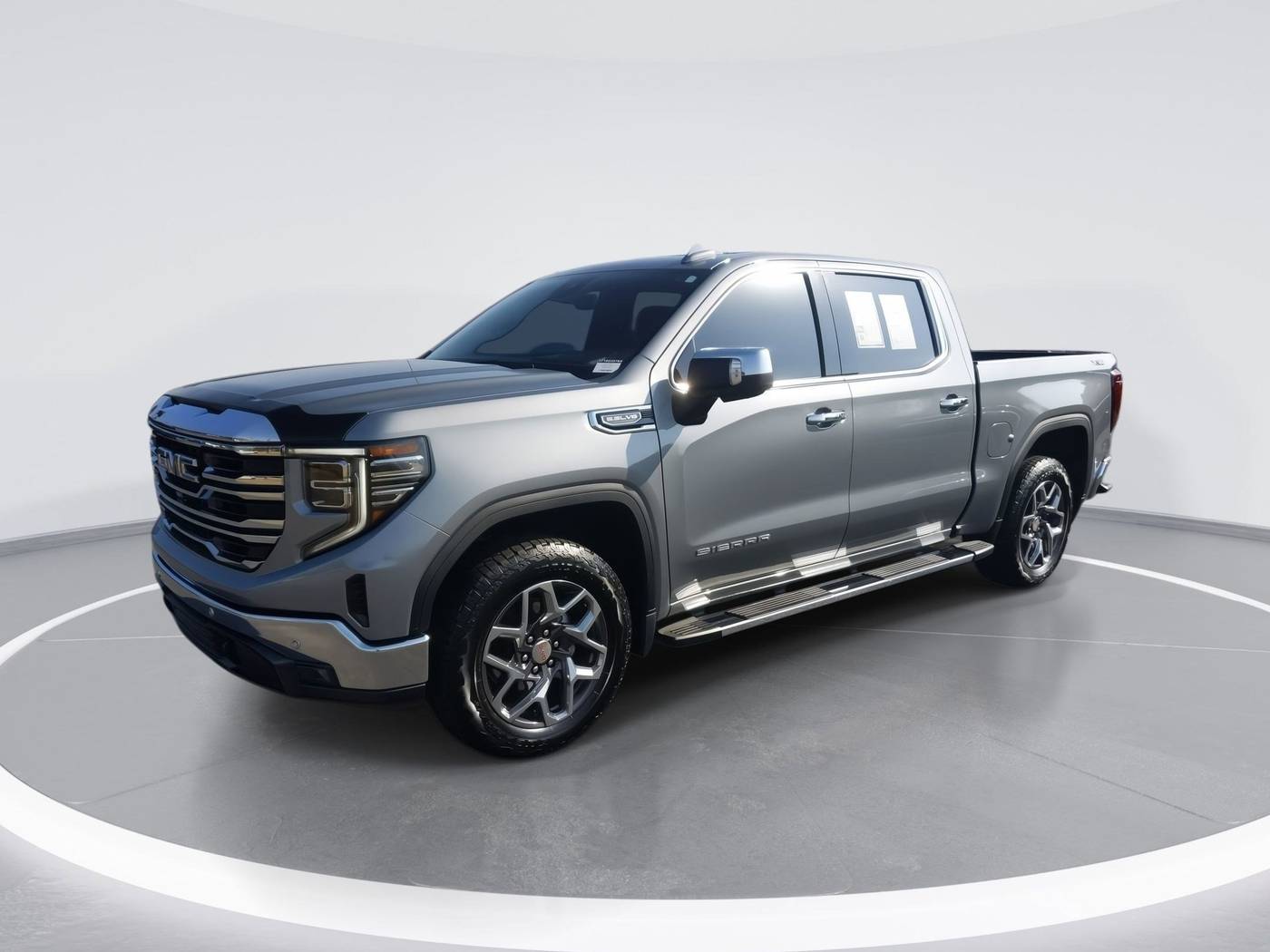 2024 GMC Sierra 1500 SLT — Pickup Truck — 8,911 mi — Lexington, NC