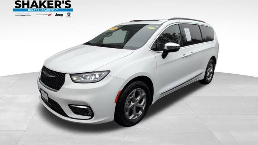 2023 Chrysler Pacifica Limited — Minivan — 68,618 mi — Watertown, CT