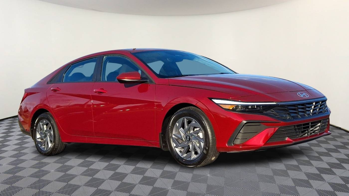 2024 Hyundai Elantra SEL — Sedan — 3,886 mi — Nazareth, PA