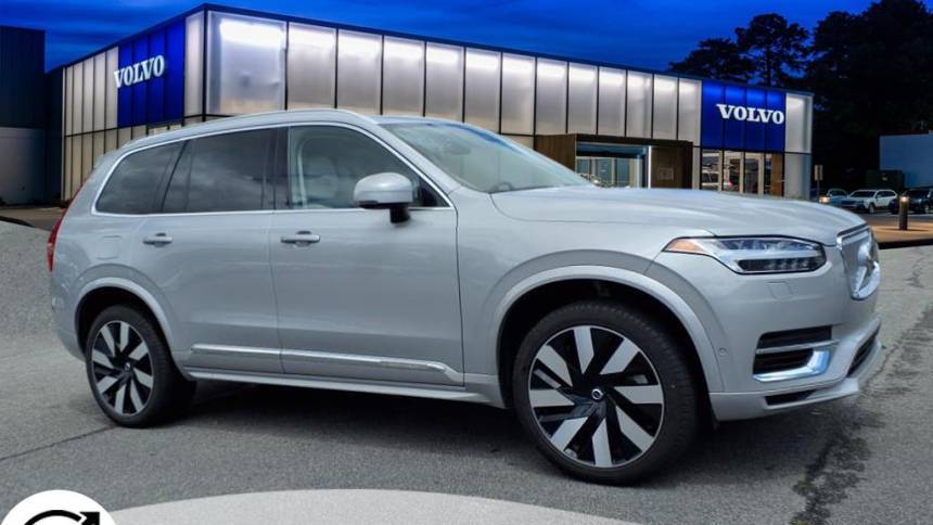 2024 Volvo XC90 Recharge T8 Ultimate Bright Theme 7P