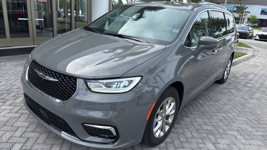 2021 Chrysler Pacifica Touring L — Minivan — 8,556 mi — Naples, FL