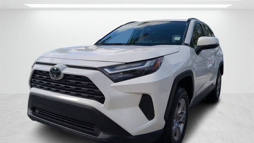 2022 Toyota RAV4 XLE — SUV — 6,123 mi — Naples, FL