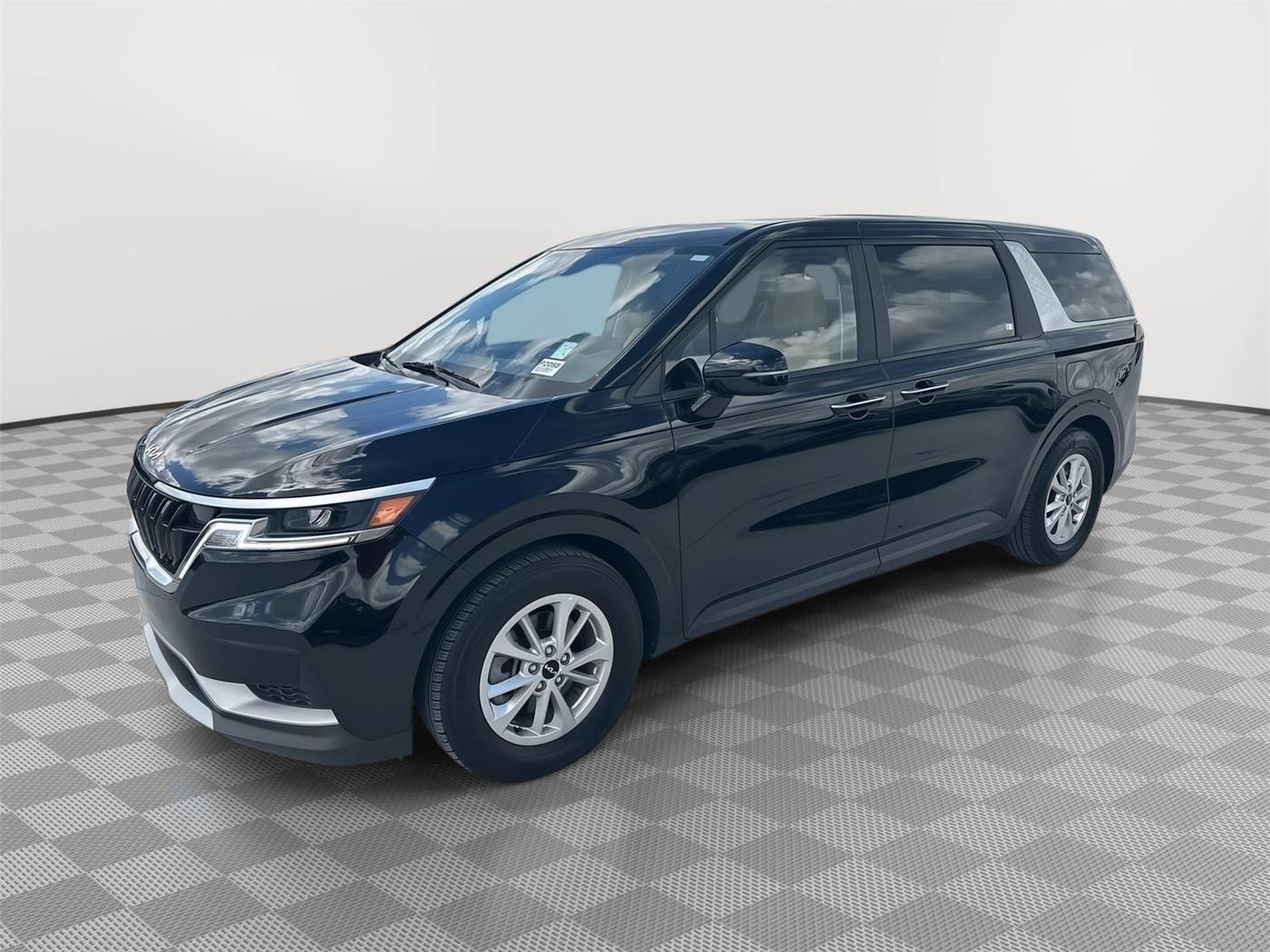 2024 Kia Carnival LXS — Minivan — 43,085 mi — Miami, FL