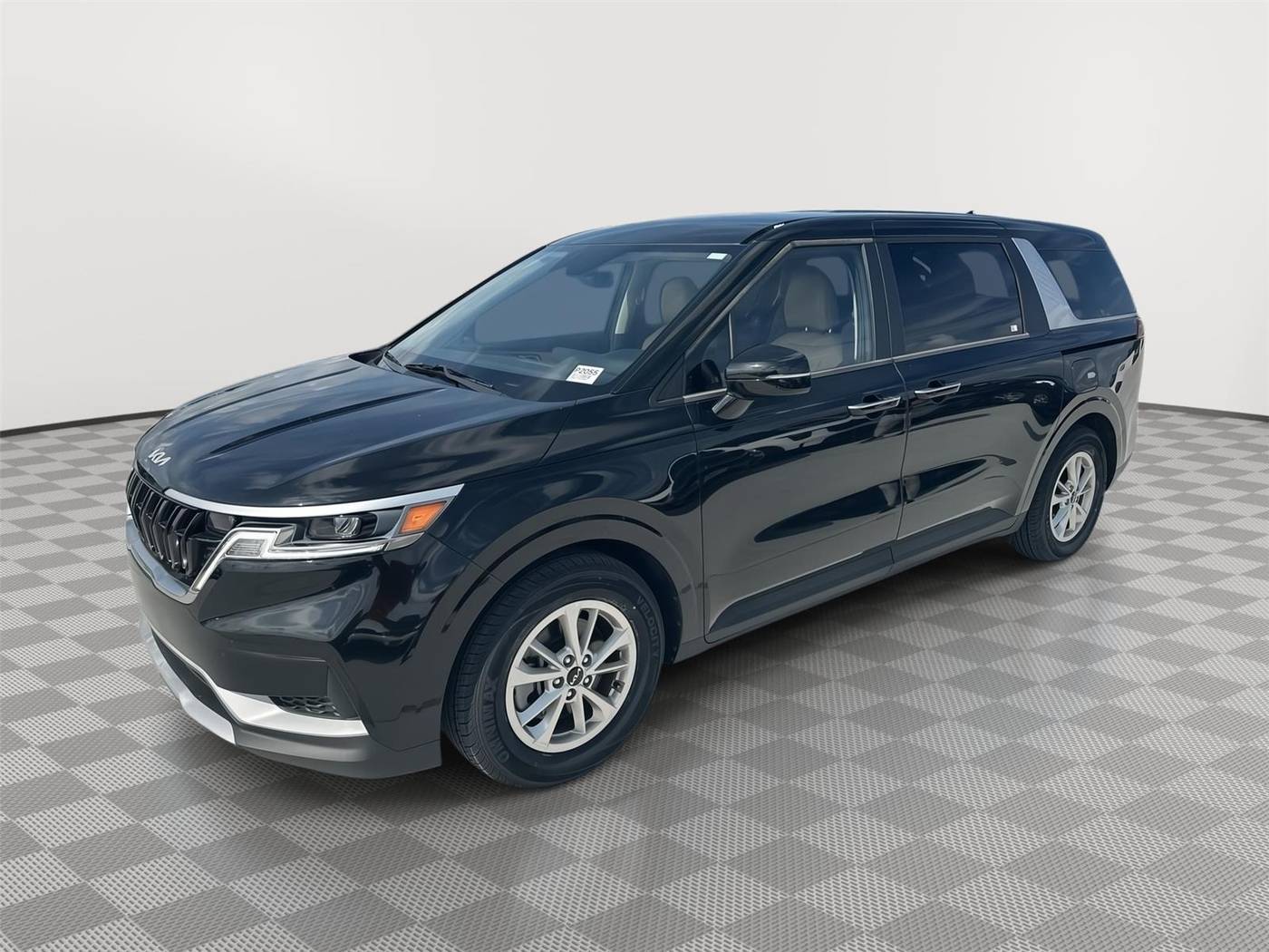 2024 Kia Carnival LXS — Minivan — 35,797 mi — Miami, FL