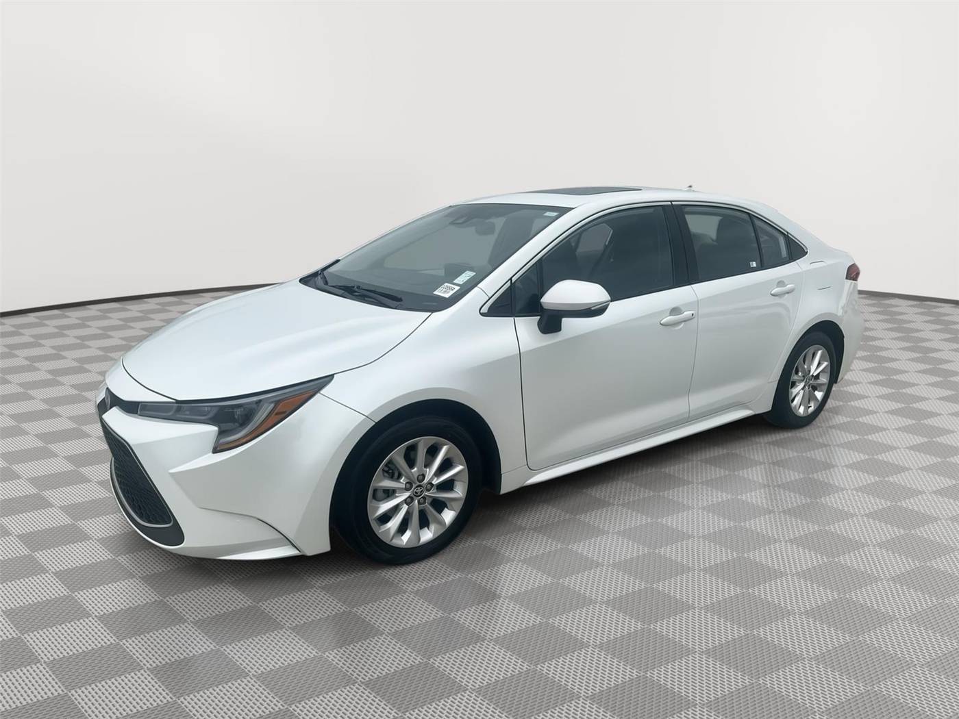 2022 Toyota Corolla XLE — Sedan — 25,663 mi — Miami, FL