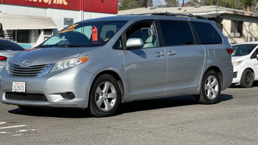2015 Toyota Sienna LE — Minivan — 148,983 mi — Escondido, CA