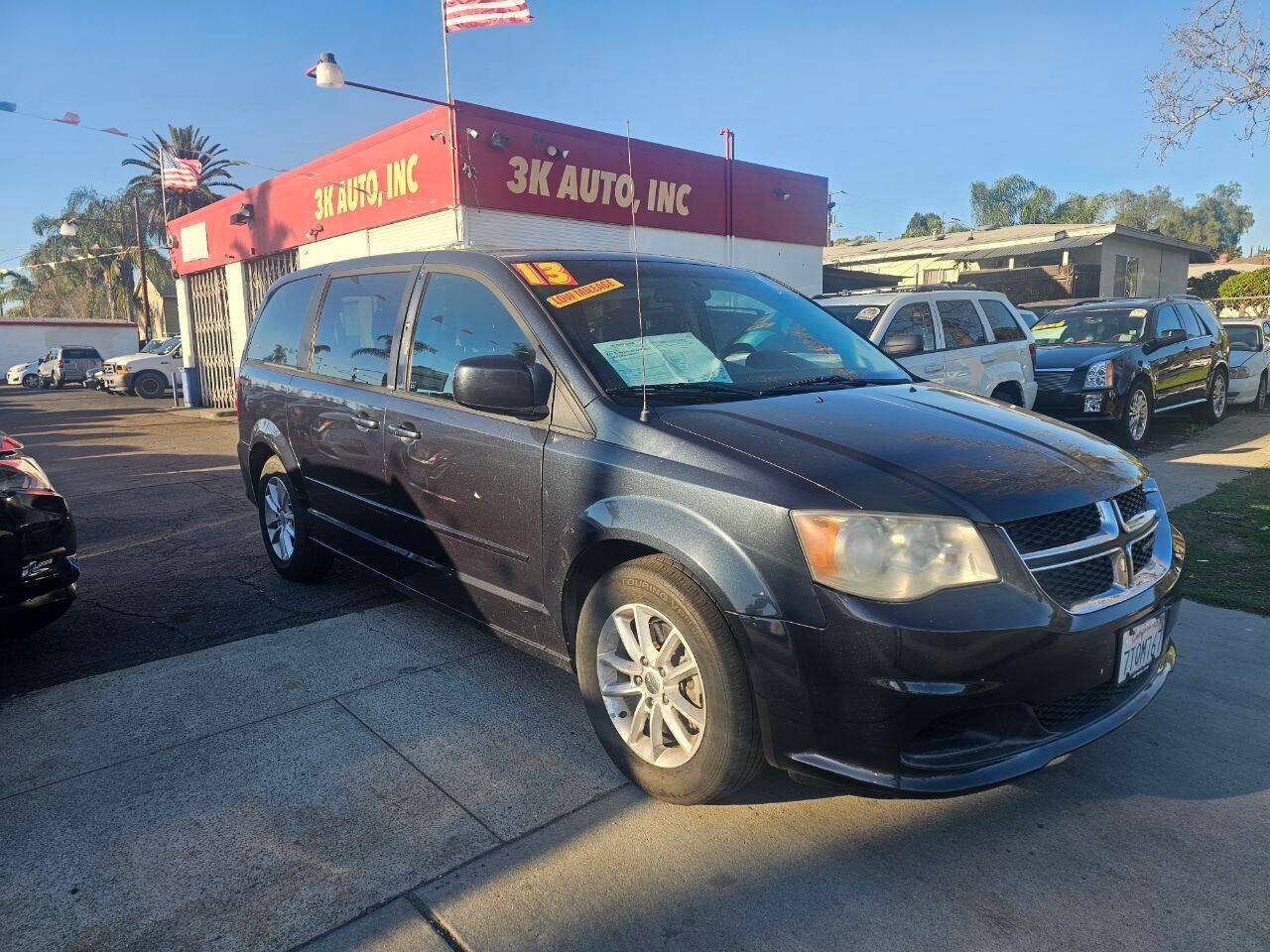 2013 Dodge Grand Caravan SXT — Minivan — 137,422 mi — Escondido, CA