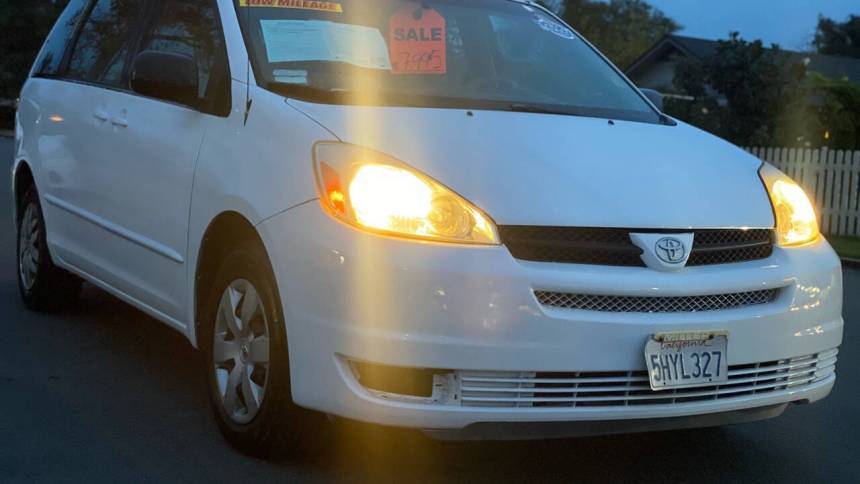 2004 Toyota Sienna CE — Minivan — 85,000 mi — Escondido, CA