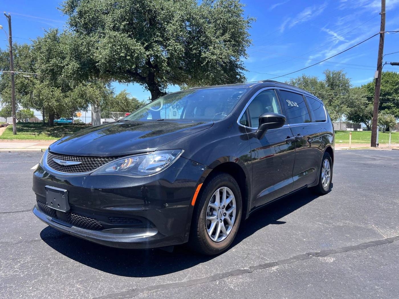 2021 Chrysler Voyager LXI — Minivan — 58,300 mi — Dallas, TX