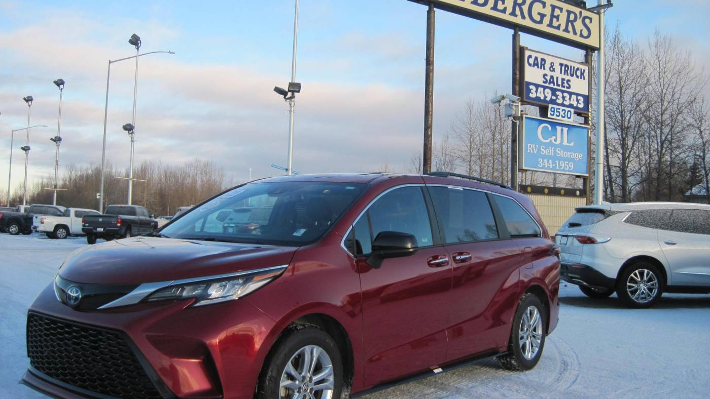 2023 Toyota Sienna XSE — Minivan — 27,905 mi — Anchorage, AK