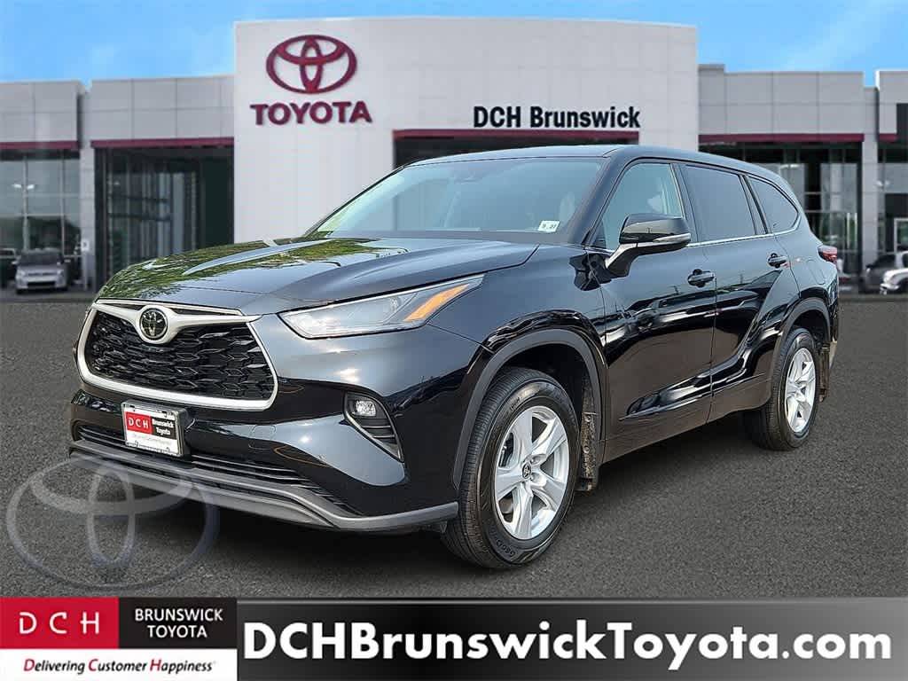 2022 Toyota Highlander LE — SUV — 41,941 mi — North Brunswick, NJ