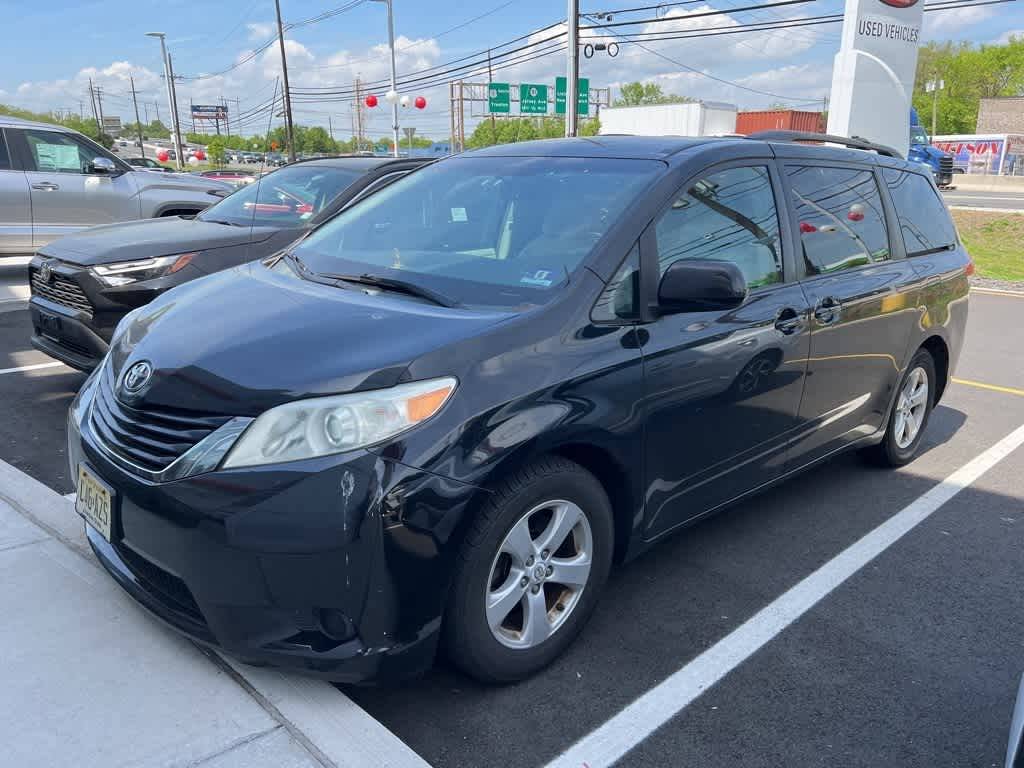 2011 Toyota Sienna LE — Minivan — 118,565 mi — North Brunswick, NJ