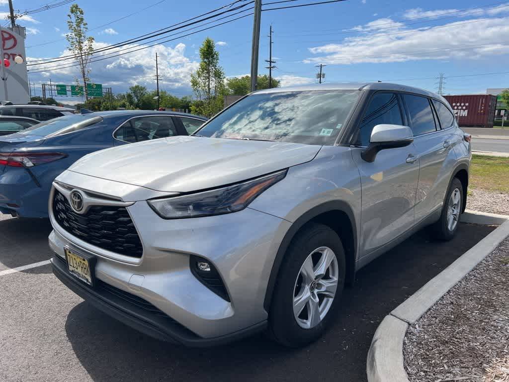 2022 Toyota Highlander LE — SUV — 28,639 mi — North Brunswick, NJ