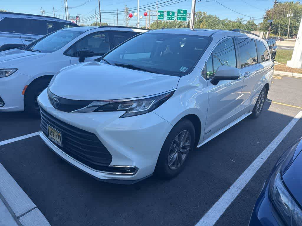 2021 Toyota Sienna XLE — Minivan — 94,411 mi — North Brunswick, NJ