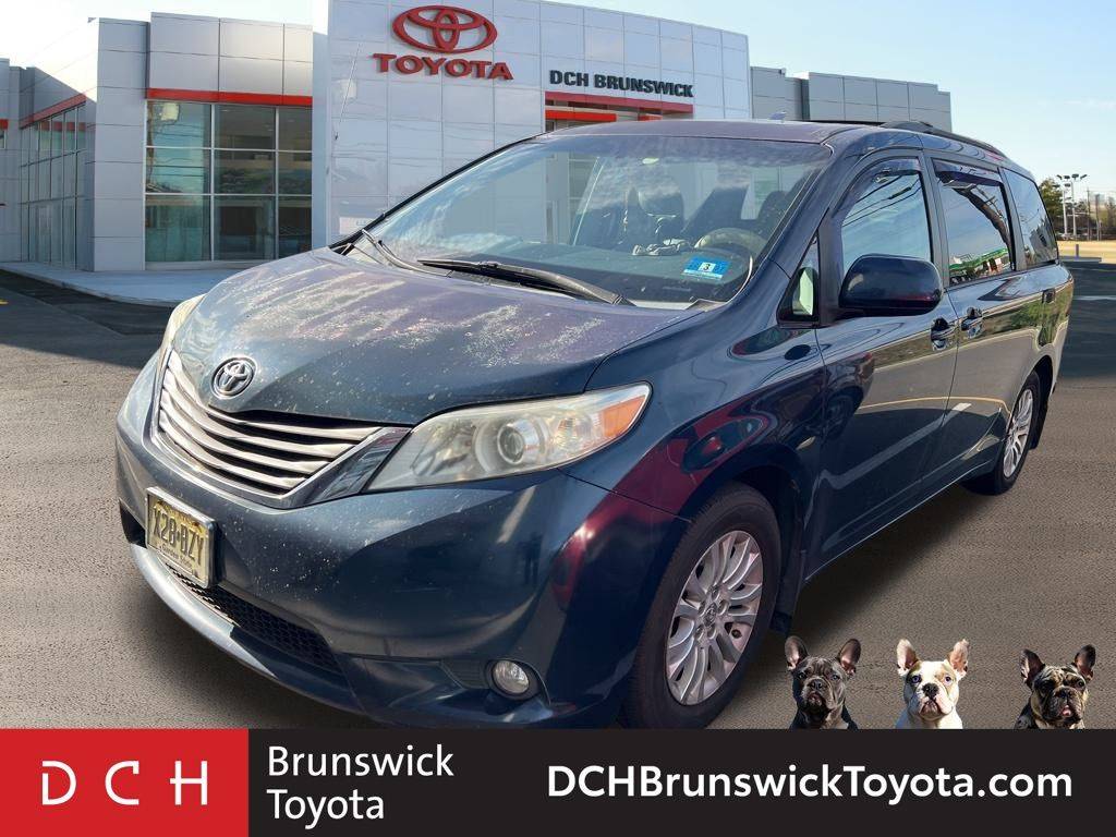 2012 Toyota Sienna Base — Minivan — 135,867 mi — North Brunswick, NJ
