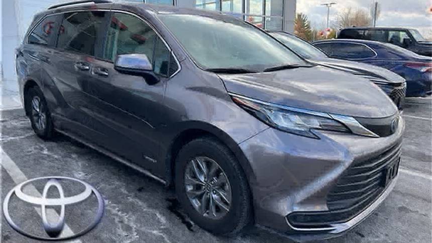 2021 Toyota Sienna LE — Minivan — 24,831 mi — North Brunswick, NJ