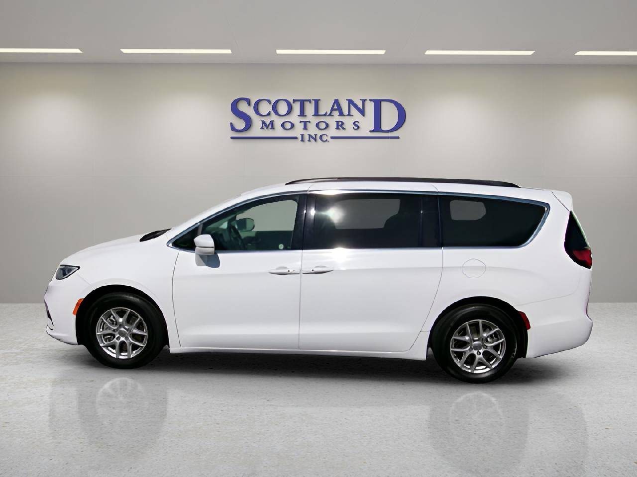 2022 Chrysler Pacifica Touring L — Minivan — 70,416 mi — Laurinburg, NC