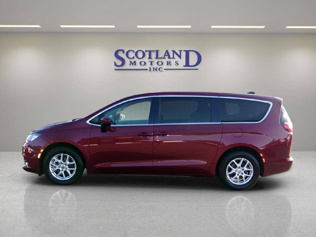 2023 Chrysler Voyager LX — Minivan — 37,100 mi — Laurinburg, NC
