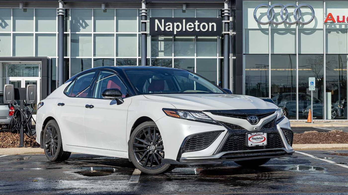 2023 Toyota Camry XSE — Sedan — 5,987 mi — Loves Park, IL