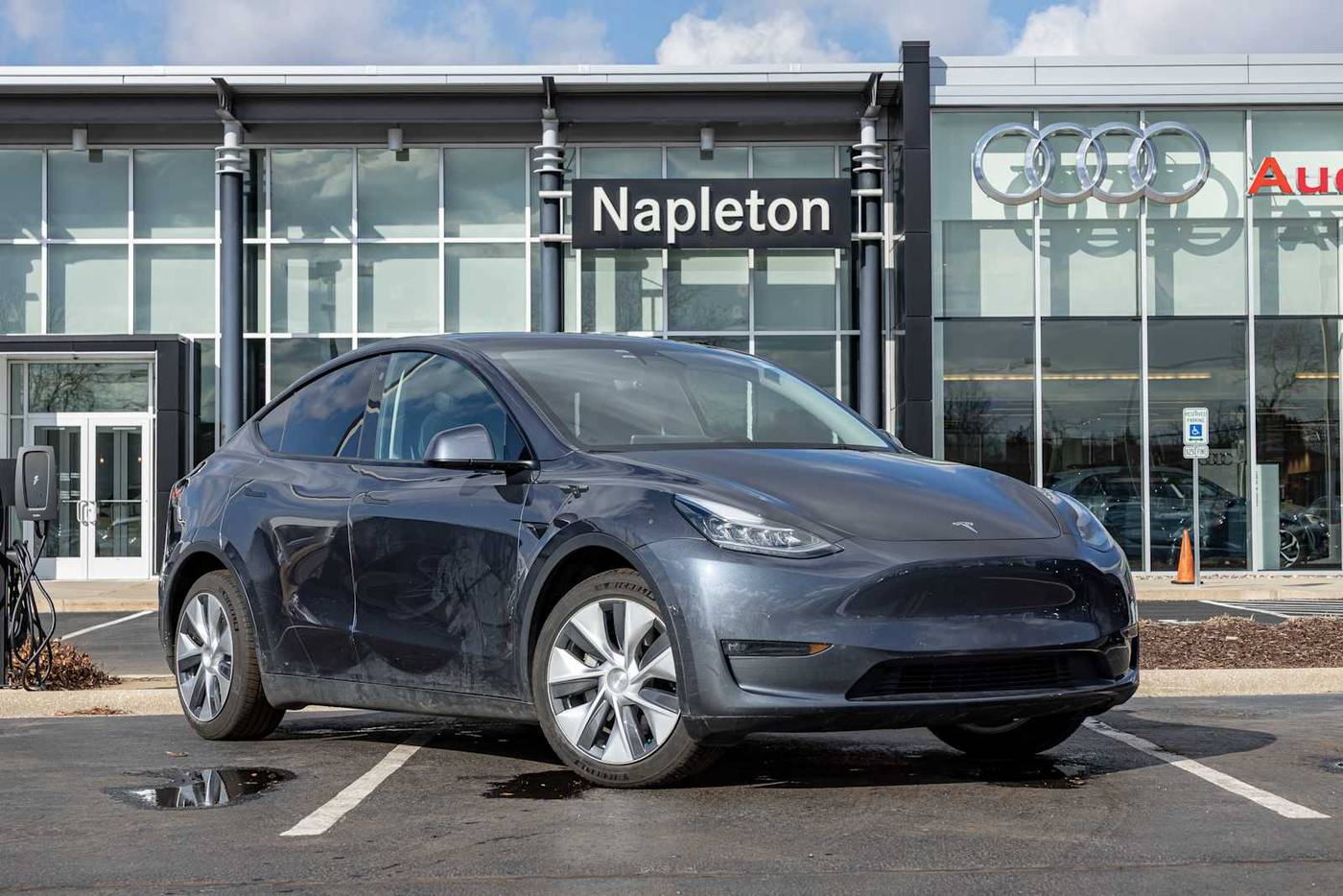 2021 Tesla Model Y Long Range — SUV — 55,025 mi — Loves Park, IL