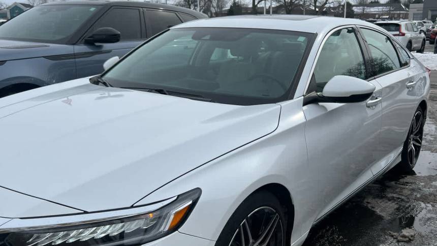 2022 Honda Accord Touring — Sedan — 18,191 mi — Loves Park, IL