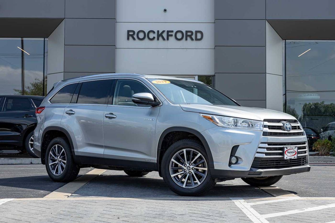 2019 Toyota Highlander Hybrid XLE — SUV — 128,112 mi — Loves Park, IL
