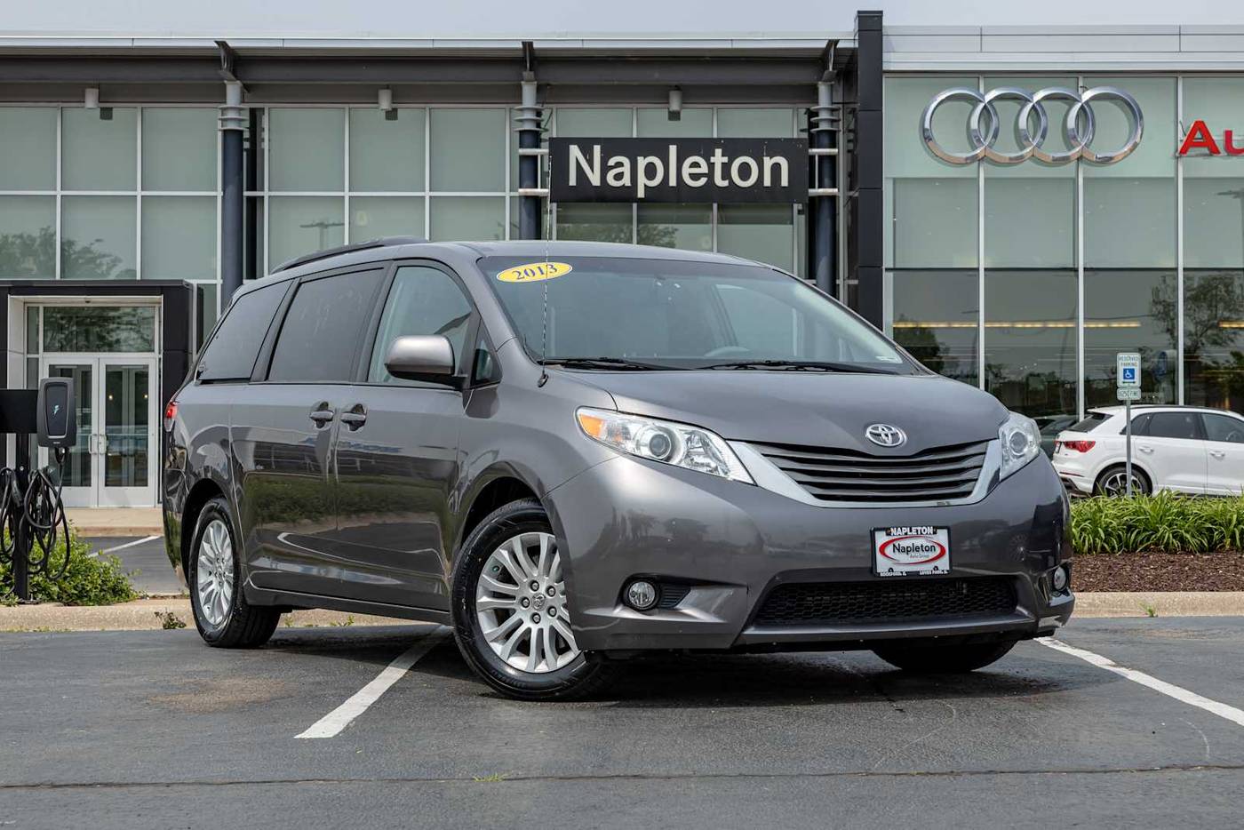 2013 Toyota Sienna XLE — Minivan — 165,820 mi — Loves Park, IL