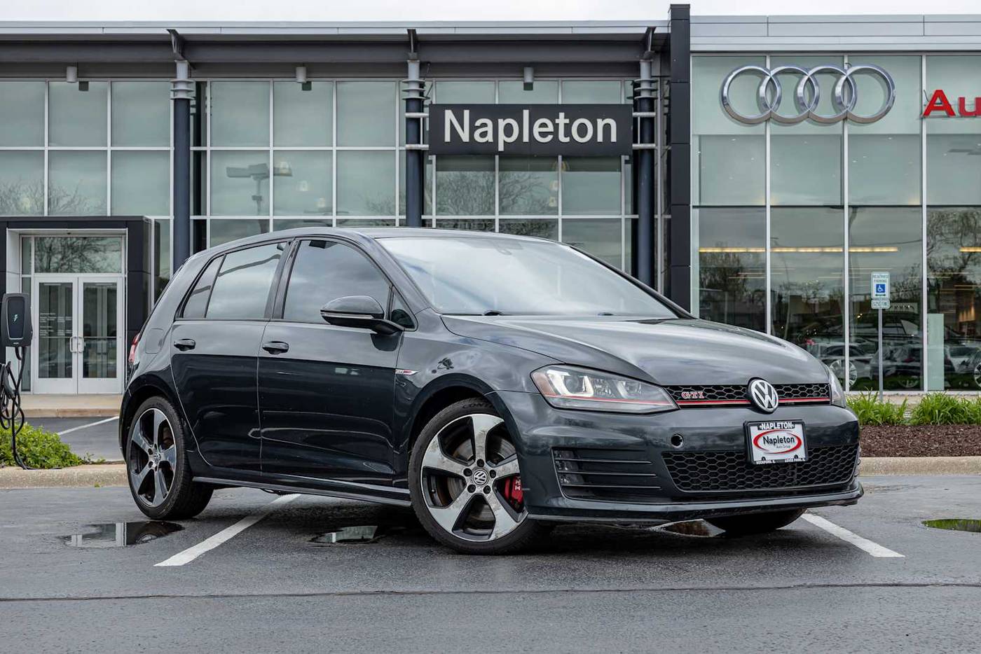 2017 Volkswagen Golf GTI SE — Hatchback — 106,111 mi — Loves Park, IL