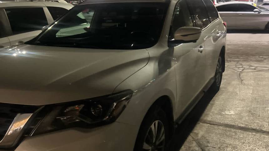 2017 Nissan Pathfinder SL — SUV — 89,482 mi — Loves Park, IL
