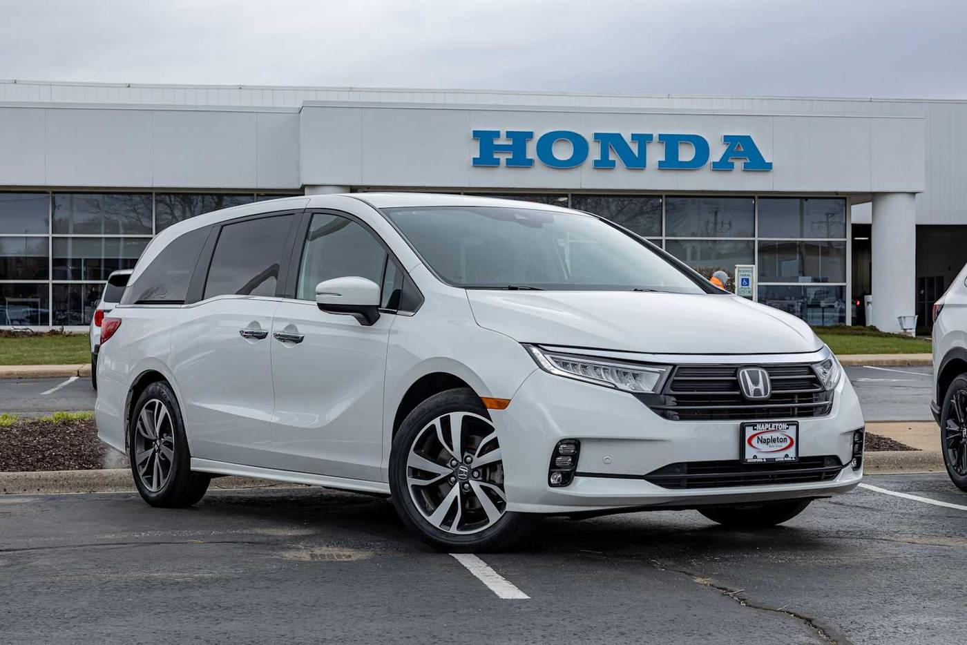 2023 Honda Odyssey Touring — Minivan — 48,661 mi — Loves Park, IL