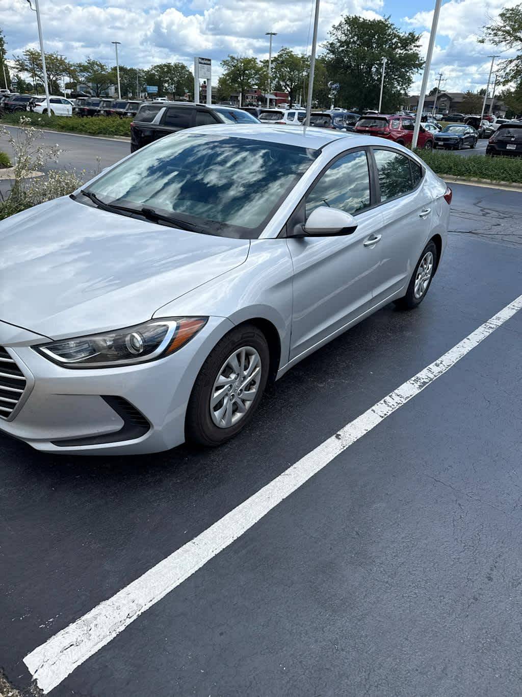 2017 Hyundai Elantra SE — Sedan — 187,497 mi — Loves Park, IL